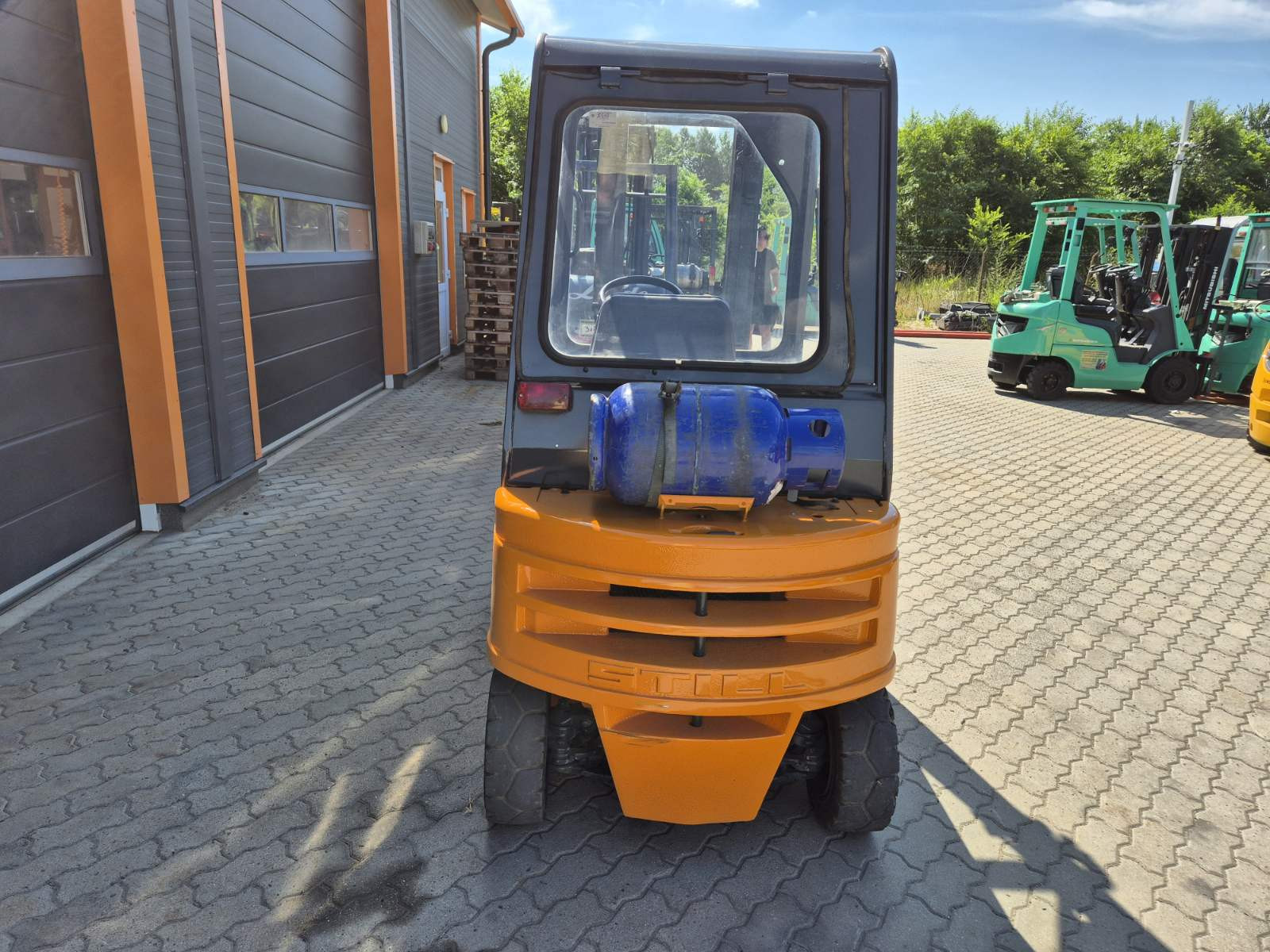 Still R70-16T