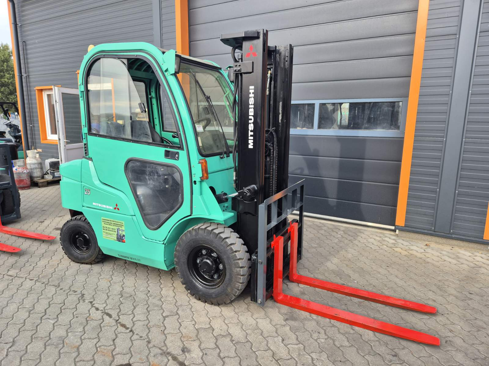 Mitsubishi FG 25N