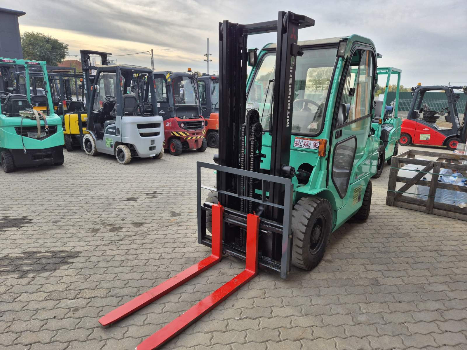 Mitsubishi FG 25N