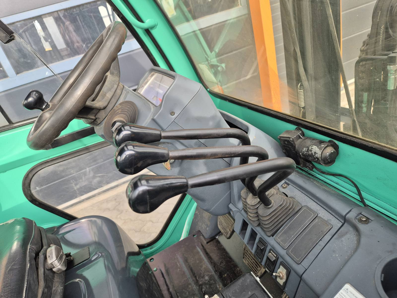 Mitsubishi FG 25N