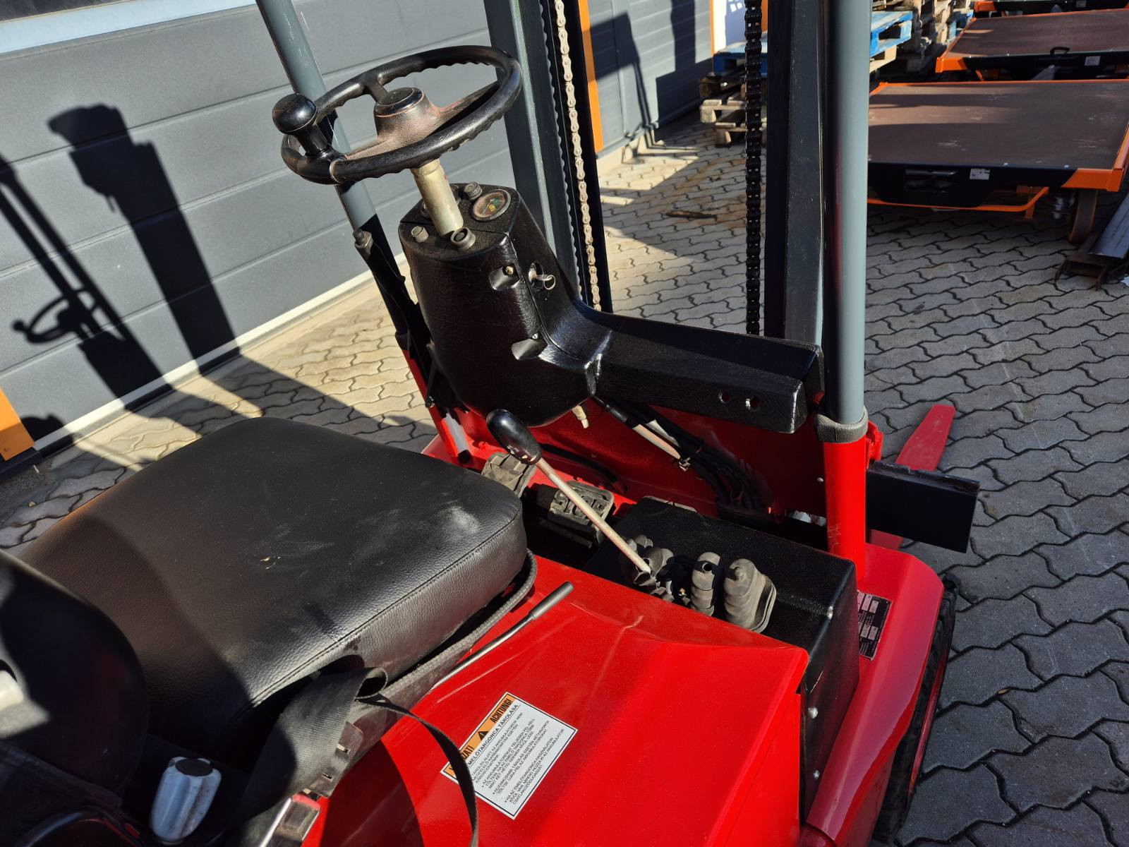 Linde E12