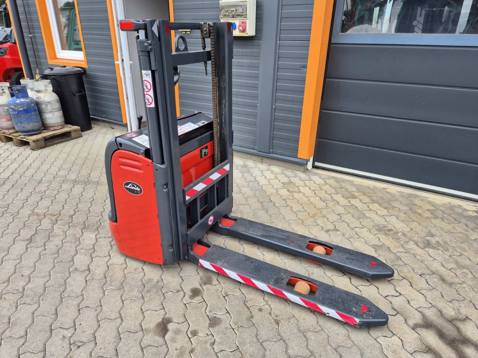 Linde L12