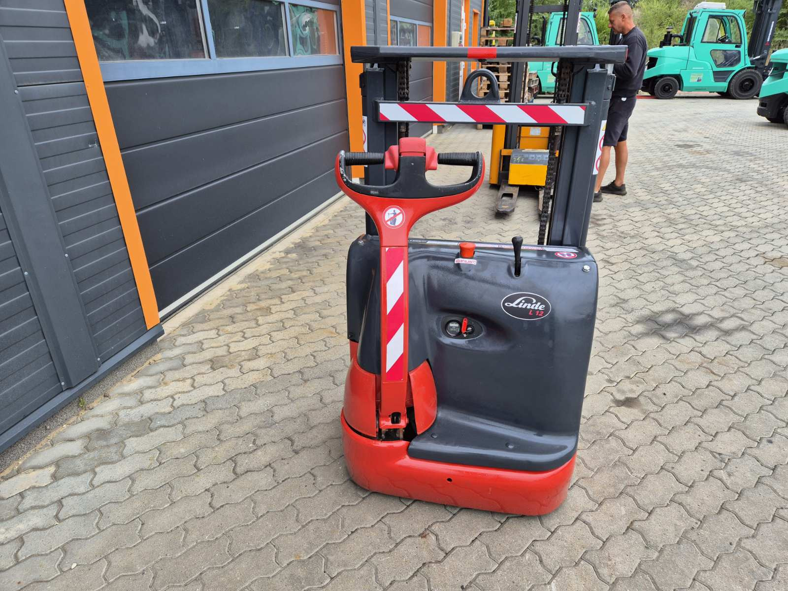 Linde L12